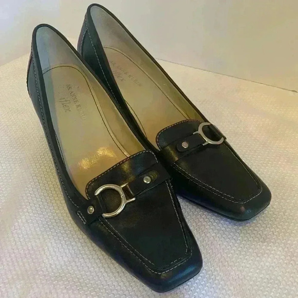 Anne Klein Black Heels - Picture 2 of 14